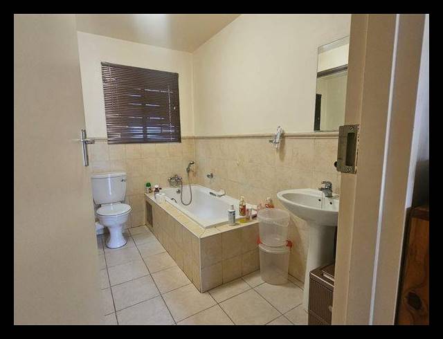 2 BEDROOM TOWNHOUSE FOR SALE IN BRENTWOOD PARK